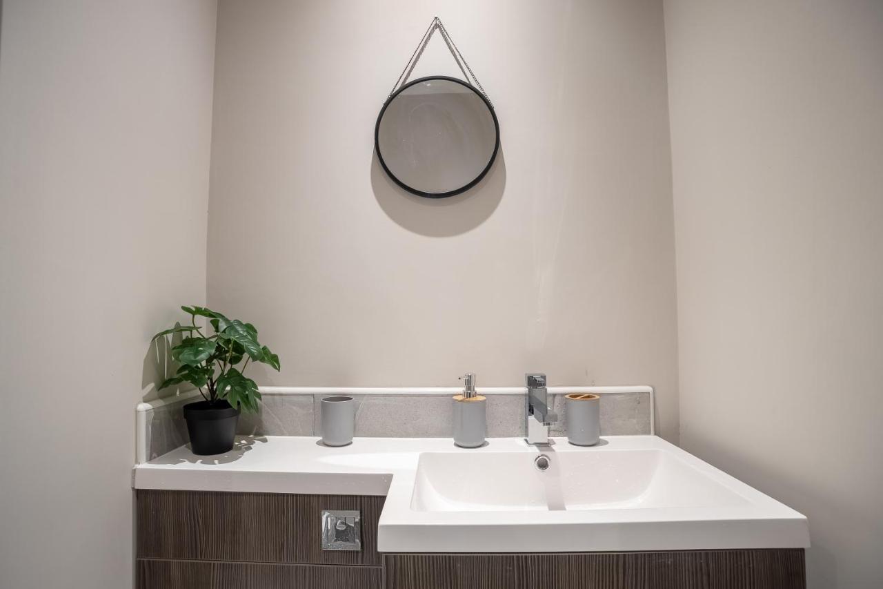 Elegant 1 Bedroom Apartments View & Parking By Opulent صندرلاند المظهر الخارجي الصورة